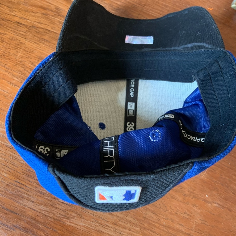 Hat - Picture 3 of 6